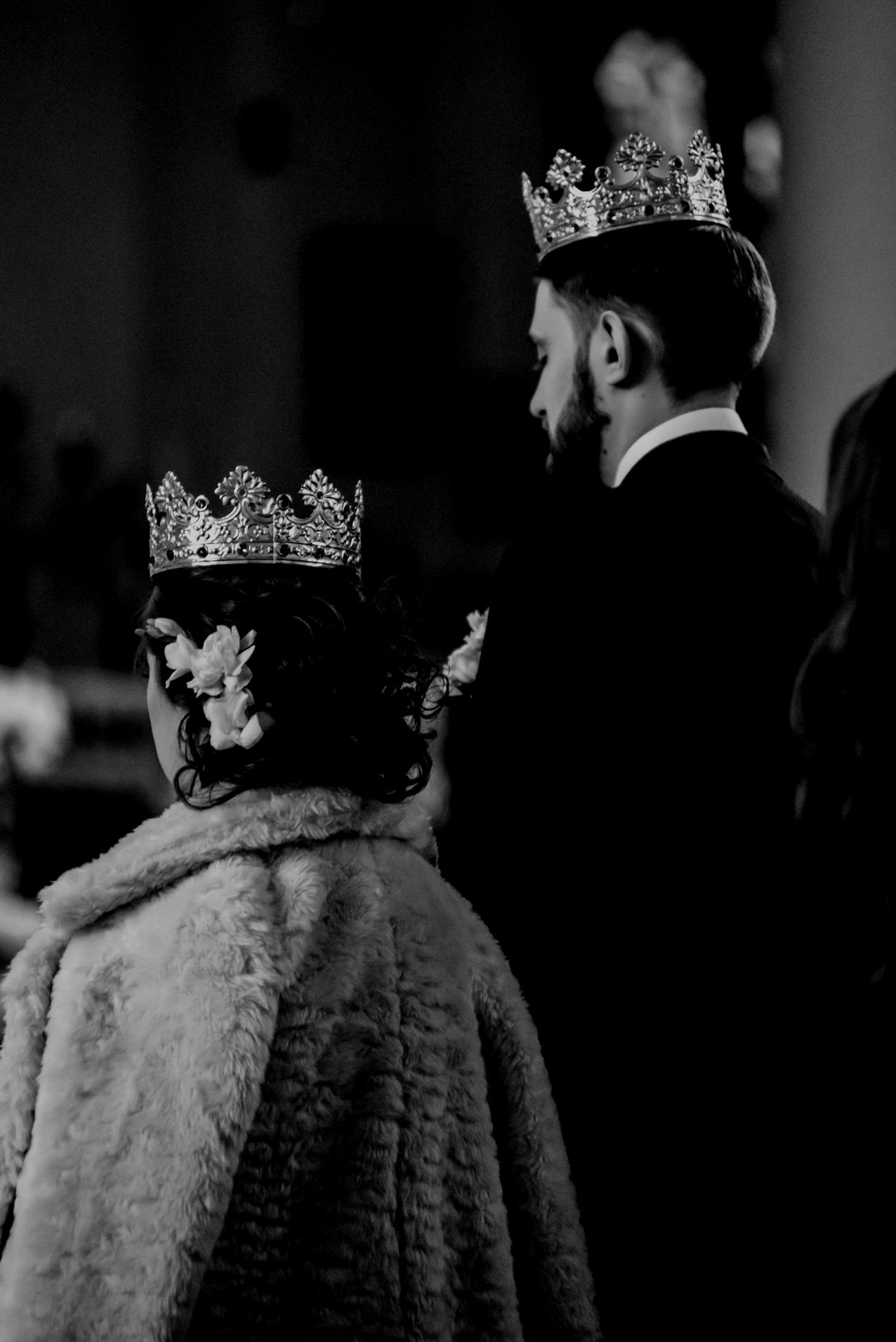 stylish-luxury-bride-and-elegant-groom-making-oat-2025-03-15-15-22-11-utc-darken